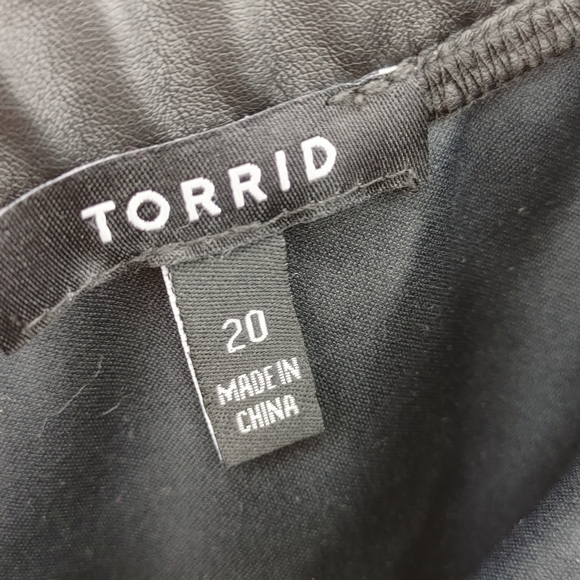 NWOT Torrid Faux Leather Mini Skirt Size 20 - Picture 3 of 6
